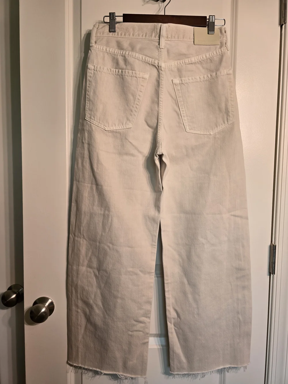 Citizens Of Humanity NWOT Ayla Undone Hem Crop Jeans in Almondette